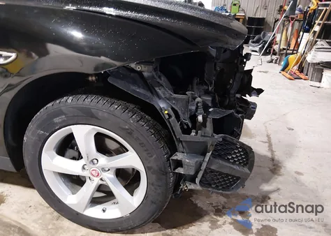 2018 Jaguar F-Pace 25T Premium из США, поврежденный, VIN SADCJ2FX9JA270130